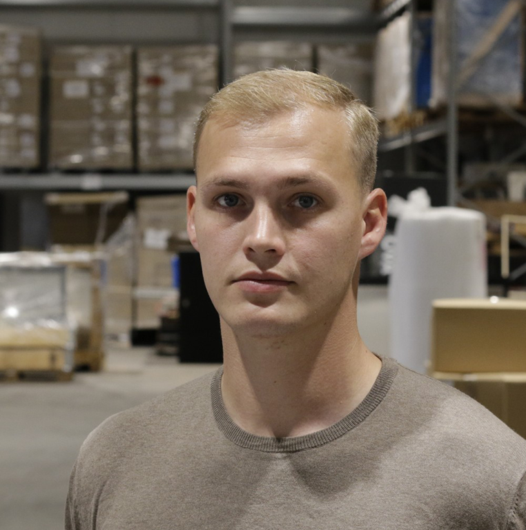 Kontakt Oss 4 Kontakt Oss 4