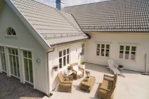 Som eneste helnorske leverandør av alt du trenger til taket, er Skarpnes produkter særlig godt tilpasset norske forhold og byggtekniske krav 15